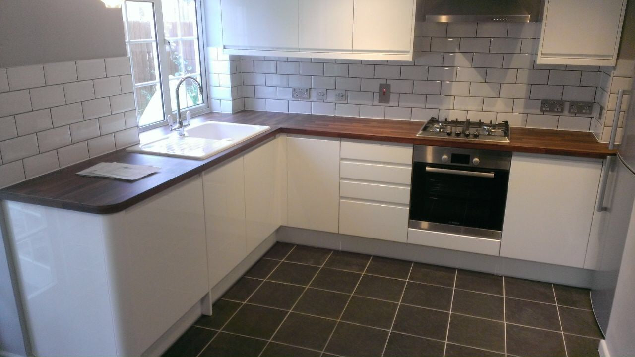 Kitchen Installation – Morden (SM4)