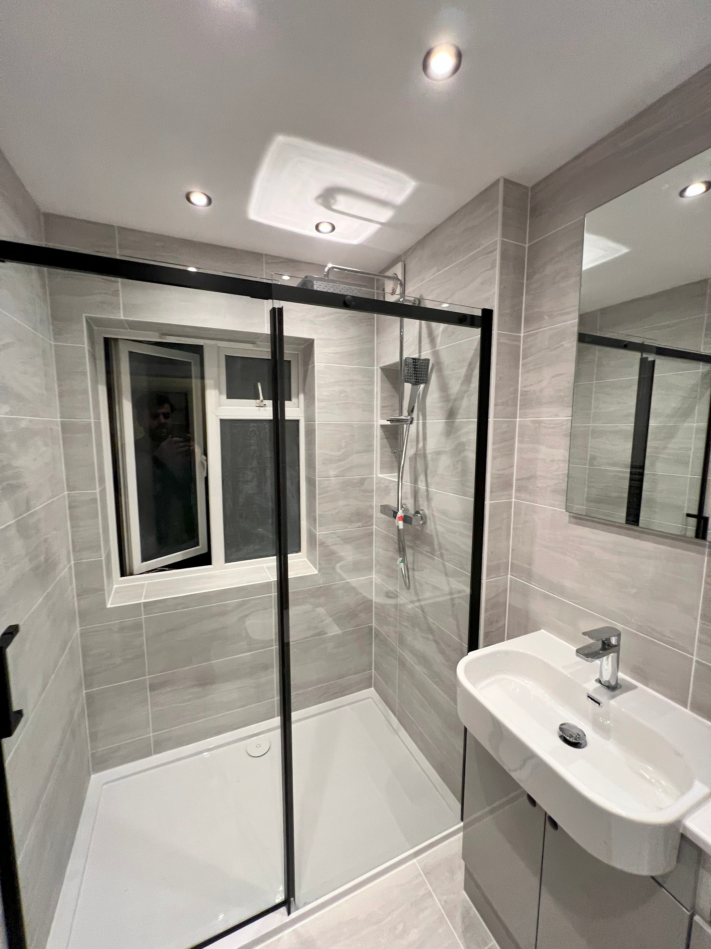 Modern Bathroom Renovation – Coulsdon (CR5)